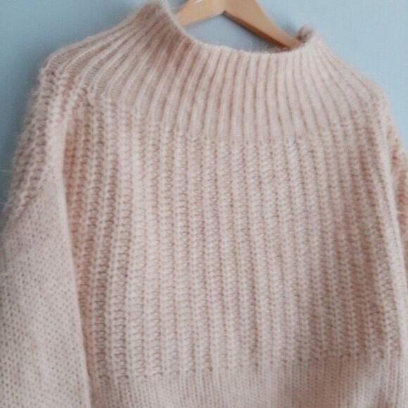 EBBY AND I / Off Shoulder Sweater Blush Designed in Australia Sz M - Picture 4 of 10